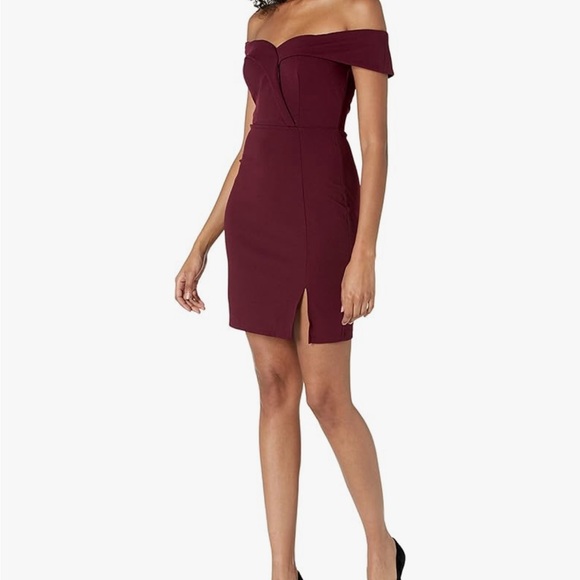 Formal burgundy off-shoulder short dress - Picture 3 of 3